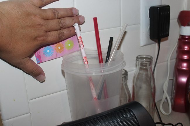 One Straw Holder (Duh) at ASlobComesClean.com