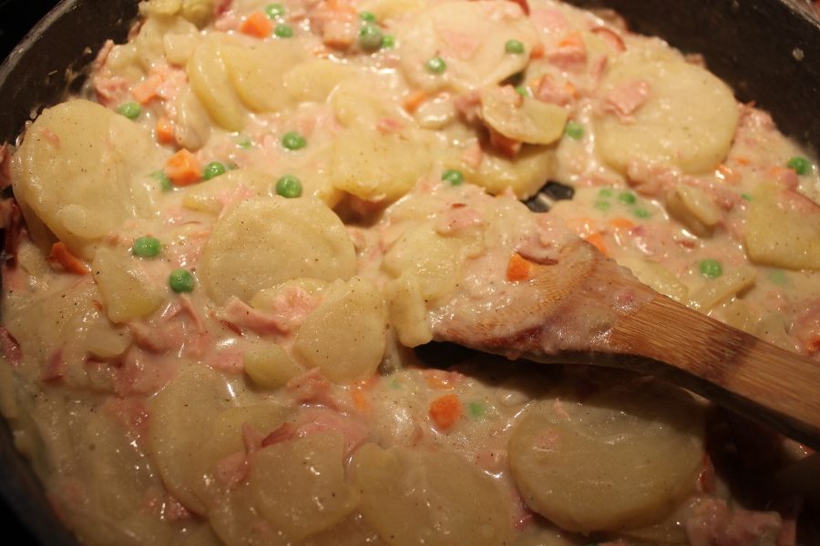 Skillet Scalloped Potatoes recipe easy and quick! 